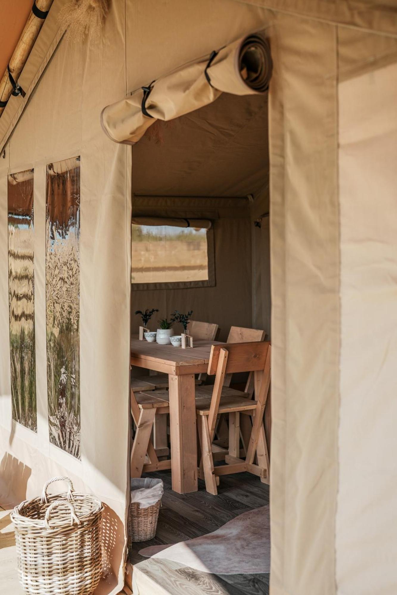 Glamping At Macdonald's Farm *
